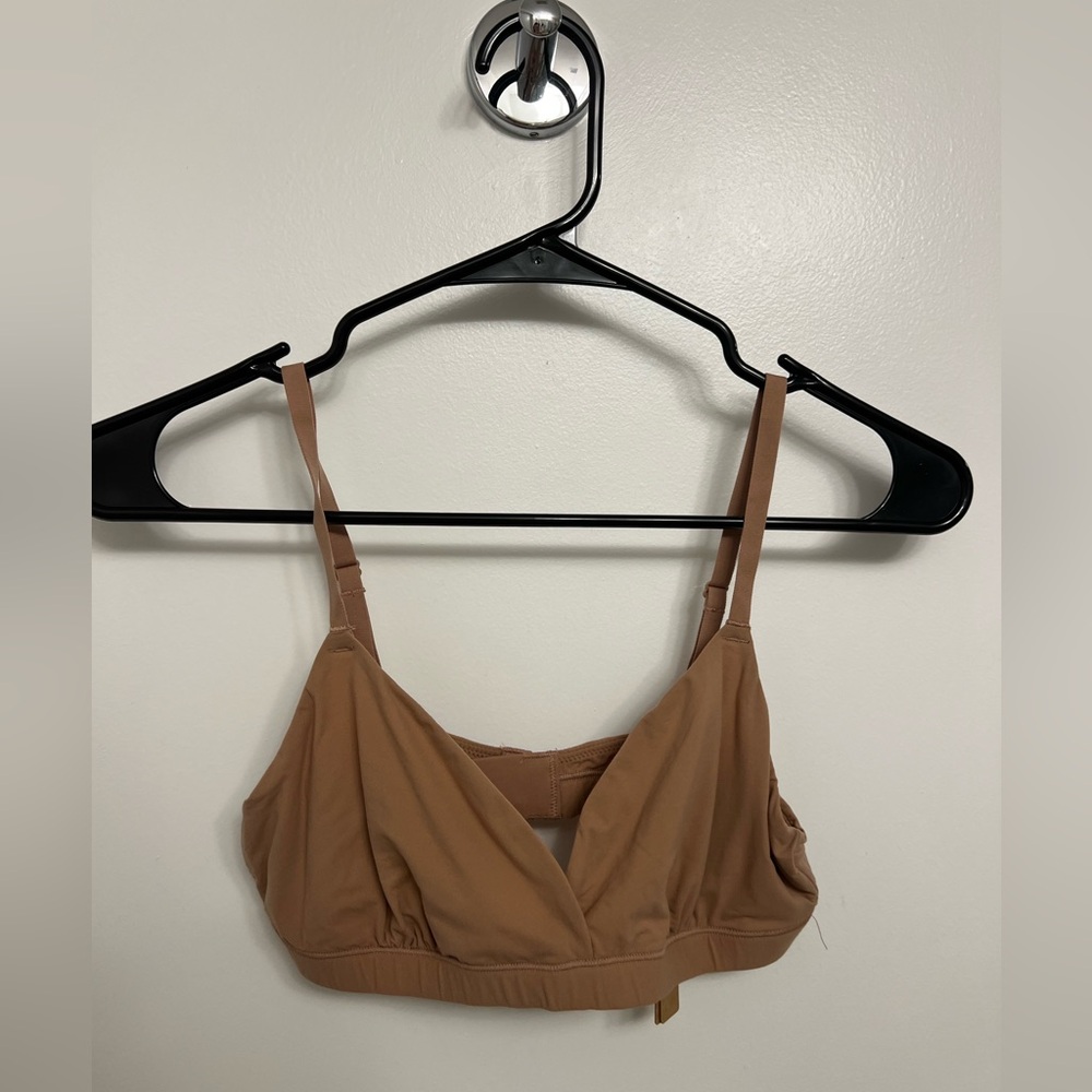 Skims Fits Everybody Crossover Bralette